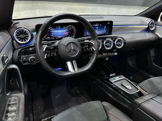 MERCEDES-BENZ-CLA 200-2023