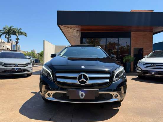 MERCEDES-BENZ-GLA 200-2017