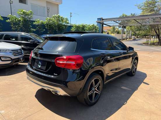 MERCEDES-BENZ-GLA 200-1.6 CGI ADVANCE 16V TURBO FLEX 4P AUTOMÁTICO MERCEDES-BENZ-GLA 200-2017
