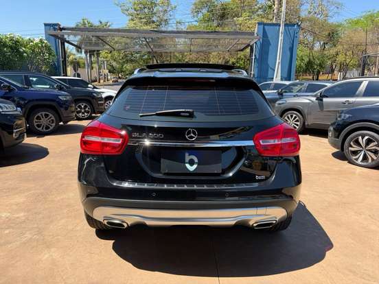 MERCEDES-BENZ-GLA 200-2017