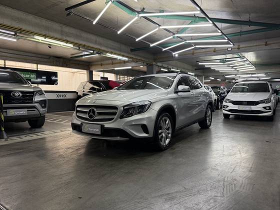 MERCEDES-BENZ GLA 200 1.6 CGI ADVANCE 16V TURBO FLEX 4P AUTOMÁTICO