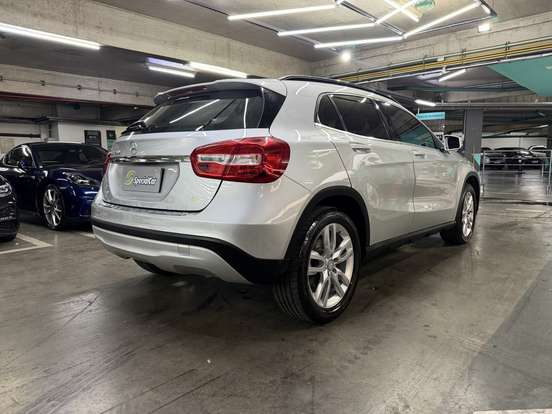 MERCEDES-BENZ-GLA 200-1.6 CGI ADVANCE 16V TURBO FLEX 4P AUTOMÁTICO MERCEDES-BENZ-GLA 200-2015