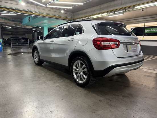 MERCEDES-BENZ-GLA 200-1.6 CGI ADVANCE 16V TURBO FLEX 4P AUTOMÁTICO MERCEDES-BENZ-GLA 200-2015