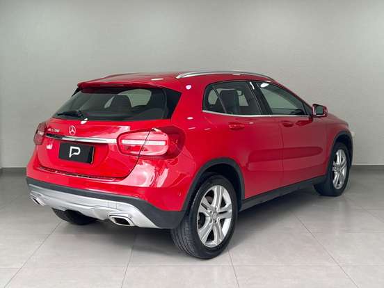MERCEDES-BENZ-GLA 200-2017