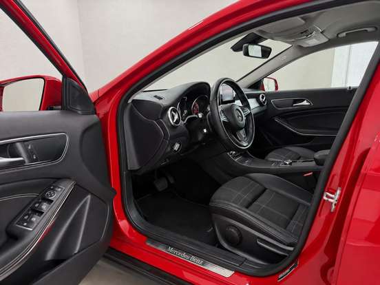 MERCEDES-BENZ-GLA 200-1.6 CGI ADVANCE 16V TURBO FLEX 4P AUTOMÁTICO MERCEDES-BENZ-GLA 200-2017