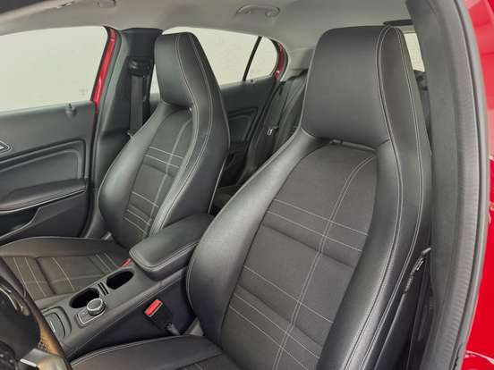 MERCEDES-BENZ-GLA 200-2017