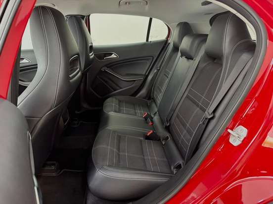 MERCEDES-BENZ-GLA 200-2017
