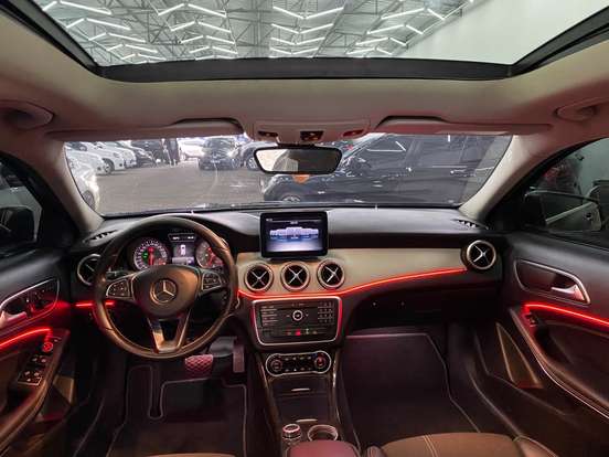 MERCEDES-BENZ-GLA 200-2017