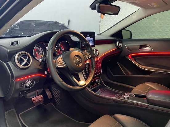 MERCEDES-BENZ-GLA 200-2017