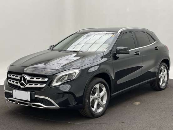 MERCEDES-BENZ-GLA 200-2018