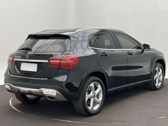 MERCEDES-BENZ-GLA 200-2018