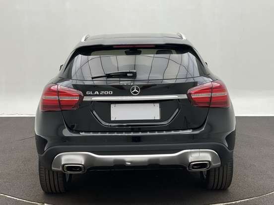 MERCEDES-BENZ-GLA 200-2018
