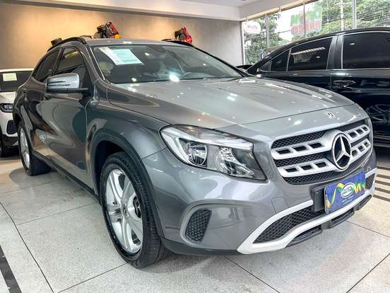 MERCEDES-BENZ-GLA 200-2018