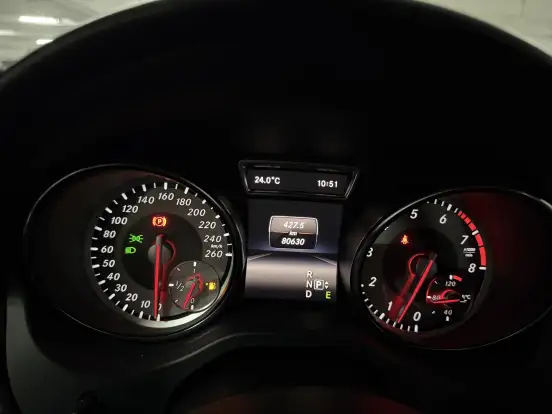 MERCEDES-BENZ-GLA 250-2.0 16V TURBO GASOLINA VISION 4P AUTOMÁTICO MERCEDES-BENZ-GLA 250-2015