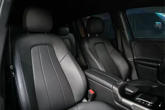 MERCEDES-BENZ-GLB 200-2021