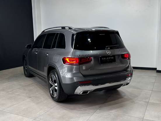 MERCEDES-BENZ-GLB 200-2021