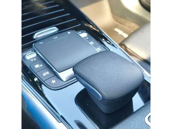 MERCEDES-BENZ-GLB 200-2020