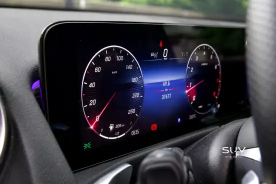MERCEDES-BENZ-GLB 220-2025