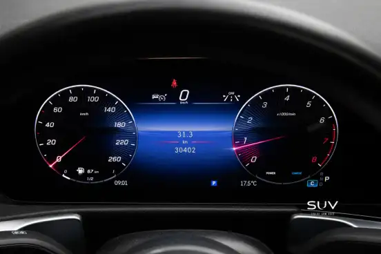 MERCEDES-BENZ-GLB 220-2025