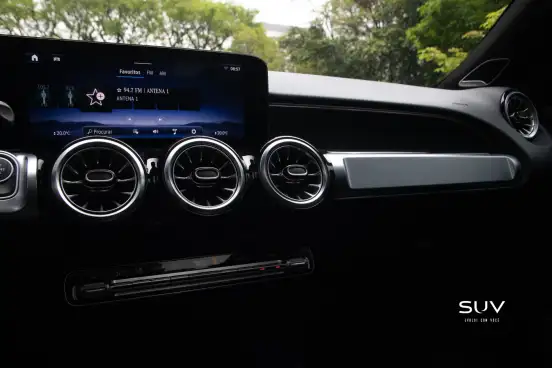 MERCEDES-BENZ-GLB 220-2025