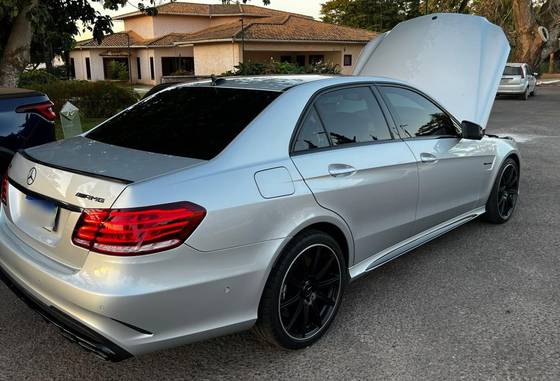 MERCEDES-BENZ E 63 AMG 5.5 V8 32V BI-TURBO GASOLINA 4P AUTOMÁTICO