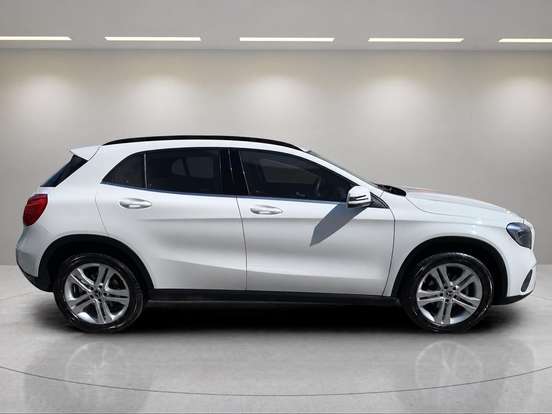 MERCEDES-BENZ-GLA 200-1.6 CGI FLEX STYLE 7G-DCT MERCEDES-BENZ-GLA 200-2018