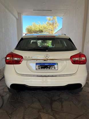 MERCEDES-BENZ-GLA 200-2018