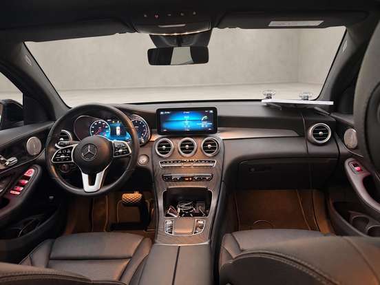 MERCEDES-BENZ-GLC 300-2020