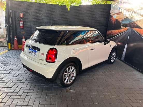MINI-COOPER-1.5 12V TURBO GASOLINA 2P AUTOMÁTICO MINI-COOPER-2014