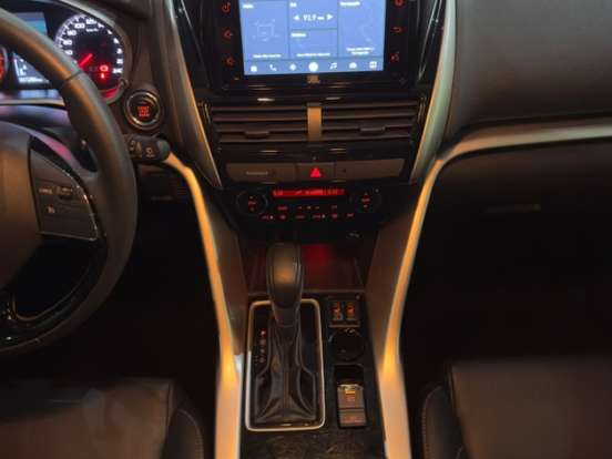 MITSUBISHI-ECLIPSE CROSS-1.5 MIVEC TURBO GASOLINA HPE CVT MITSUBISHI-ECLIPSE CROSS-2024