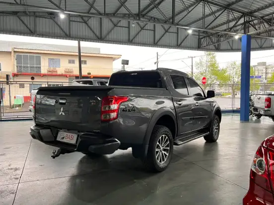MITSUBISHI-L200 TRITON-2.4 16V TURBO DIESEL OUTDOOR HPE-S CD 4X4 AUTOMÁTICO MITSUBISHI-L200 TRITON-2020