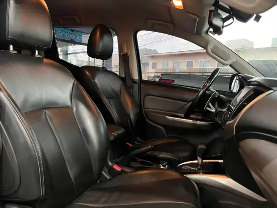 MITSUBISHI-L200 TRITON-2.4 16V TURBO DIESEL OUTDOOR HPE-S CD 4X4 AUTOMÁTICO MITSUBISHI-L200 TRITON-2020