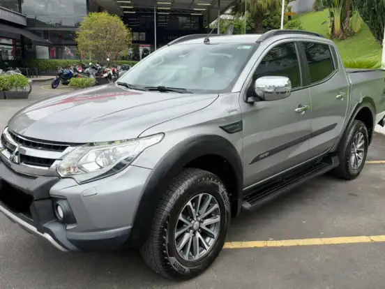 MITSUBISHI-L200 TRITON-2.4 16V TURBO DIESEL OUTDOOR HPE-S CD 4X4 AUTOMÁTICO MITSUBISHI-L200 TRITON-2020