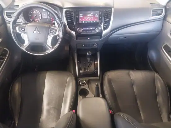 MITSUBISHI-L200 TRITON-2.4 16V TURBO DIESEL SPORT HPE CD 4P 4X4 AUTOMÁTICO MITSUBISHI-L200 TRITON-2019