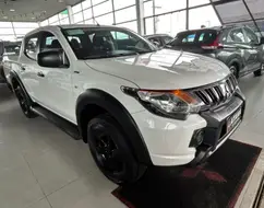 MITSUBISHI L200 TRITON 2.4 16V TURBO DIESEL GLS CD 4X4 AUTOMÁTICO MITSUBISHI L200 TRITON 2.4 16V TURBO DIESEL GLS CD 4X4 AUTOMÁTICO