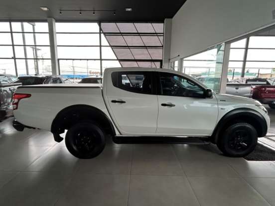 MITSUBISHI-L200 TRITON-2021