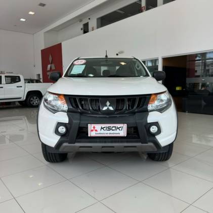 MITSUBISHI L200 TRITON 2.4 16V TURBO DIESEL OUTDOOR GLS CD 4X4 AUTOMÁTICO