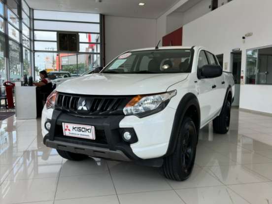 MITSUBISHI-L200 TRITON-2.4 16V TURBO DIESEL OUTDOOR GLS CD 4X4 AUTOMÁTICO MITSUBISHI-L200 TRITON-2024