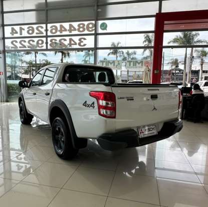 MITSUBISHI-L200 TRITON-2024