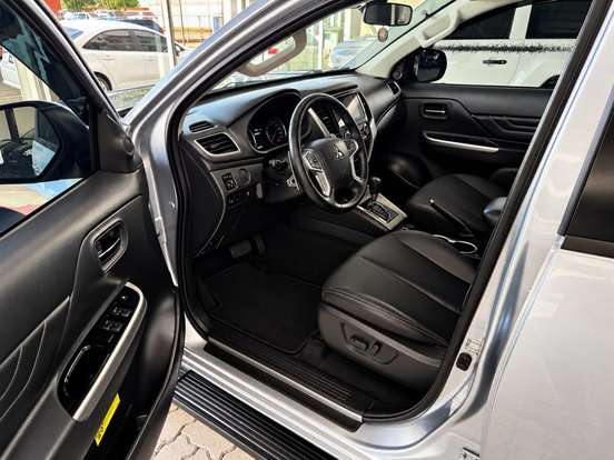 MITSUBISHI-L200 TRITON-2023
