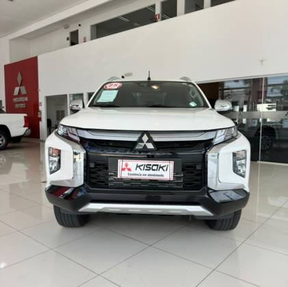 MITSUBISHI L200 TRITON 2.4 16V TURBO DIESEL SPORT HPE-S CD 4P 4X4 AUTOMÁTICO
