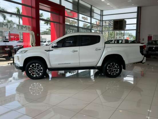 MITSUBISHI-L200 TRITON-2.4 16V TURBO DIESEL SPORT HPE-S CD 4P 4X4 AUTOMÁTICO MITSUBISHI-L200 TRITON-2024