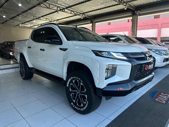 MITSUBISHI-L200 TRITON-2.4 16V TURBO DIESEL SPORT HPE-S CD 4P 4X4 AUTOMÁTICO MITSUBISHI-L200 TRITON-2022