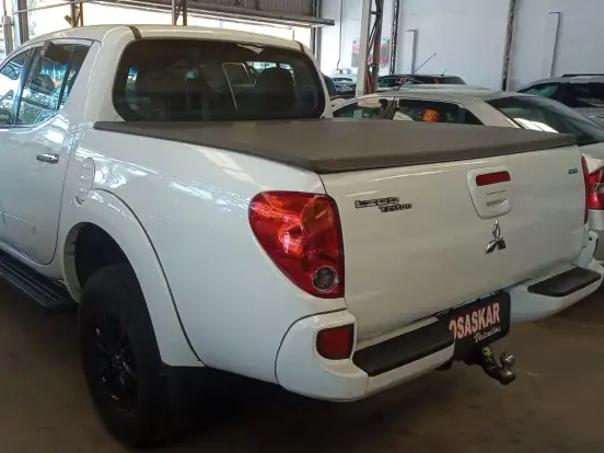 MITSUBISHI-L200 TRITON-3.5 HPE 4X4 CD V6 24V FLEX 4P AUTOMÁTICO MITSUBISHI-L200 TRITON-2014