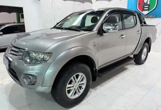 MITSUBISHI L200 TRITON 3.5 HPE 4X4 CD V6 24V FLEX 4P AUTOMÁTICO