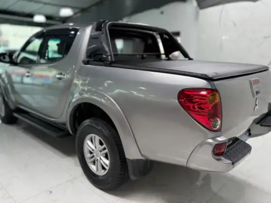 MITSUBISHI-L200 TRITON-3.5 HPE 4X4 CD V6 24V FLEX 4P AUTOMÁTICO MITSUBISHI-L200 TRITON-2014