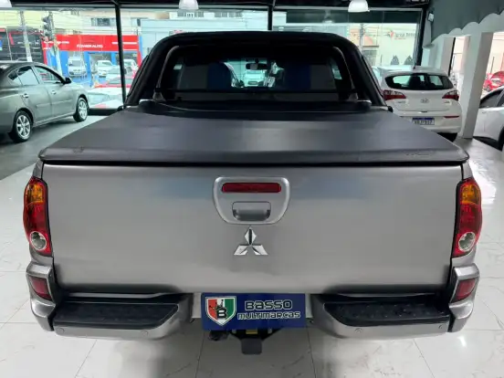 MITSUBISHI-L200 TRITON-3.5 HPE 4X4 CD V6 24V FLEX 4P AUTOMÁTICO MITSUBISHI-L200 TRITON-2014