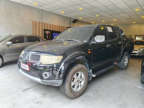 MITSUBISHI L200 TRITON 3.5 HPE 4X4 CD V6 24V FLEX 4P AUTOMÁTICO