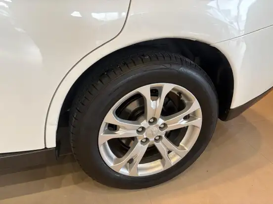 MITSUBISHI-OUTLANDER-2014