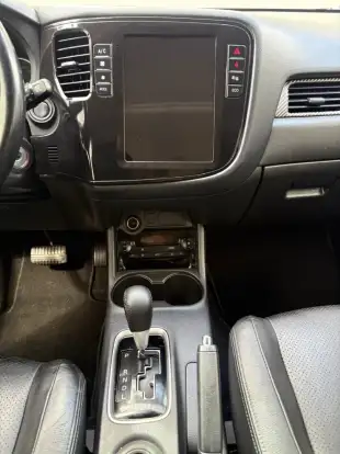 MITSUBISHI-OUTLANDER-2014